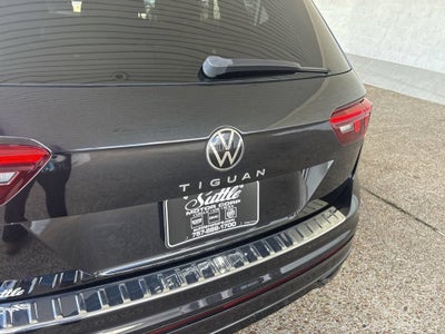 2022 Volkswagen Tiguan SE R-Line Black