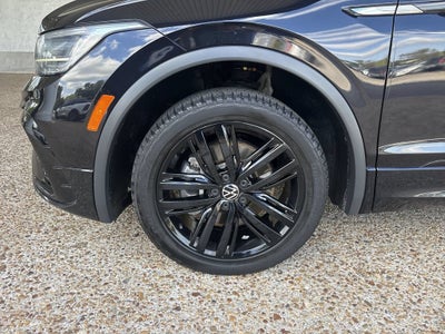 2022 Volkswagen Tiguan SE R-Line Black