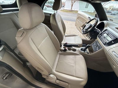 2013 Volkswagen Beetle Convertible 2.5L