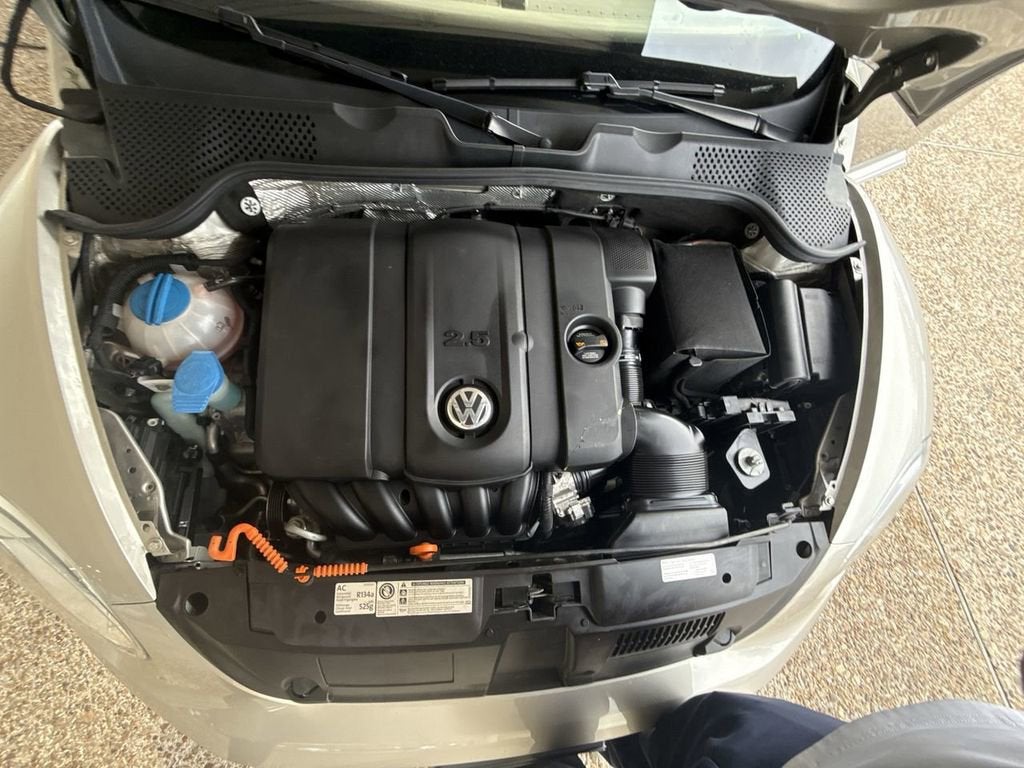 2013 Volkswagen Beetle Convertible 2.5L