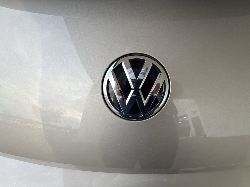 2013 Volkswagen Beetle Convertible 2.5L