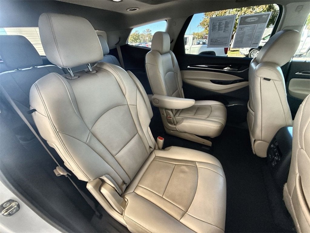 2022 Buick Enclave Essence