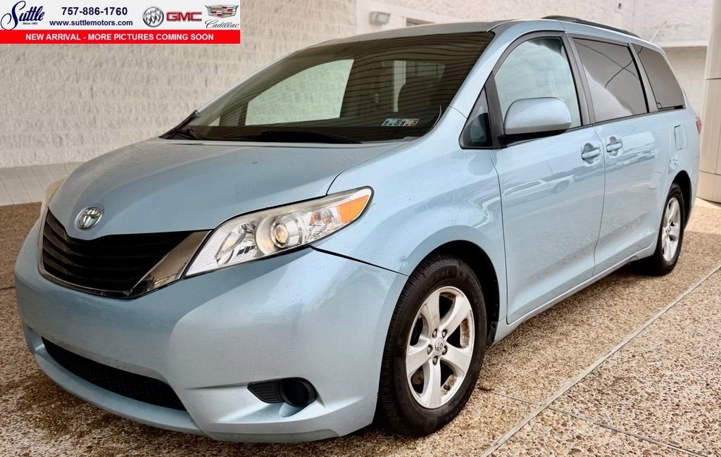 2015 Toyota Sienna LE AAS