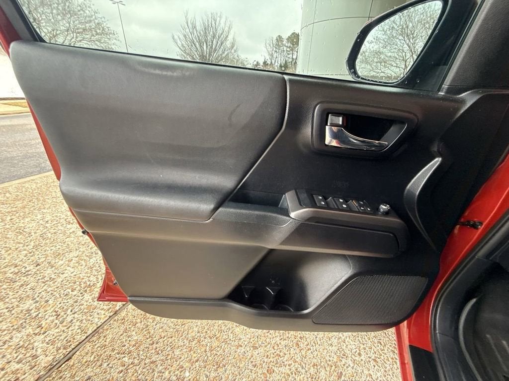 2017 Toyota Tacoma SR5 V6