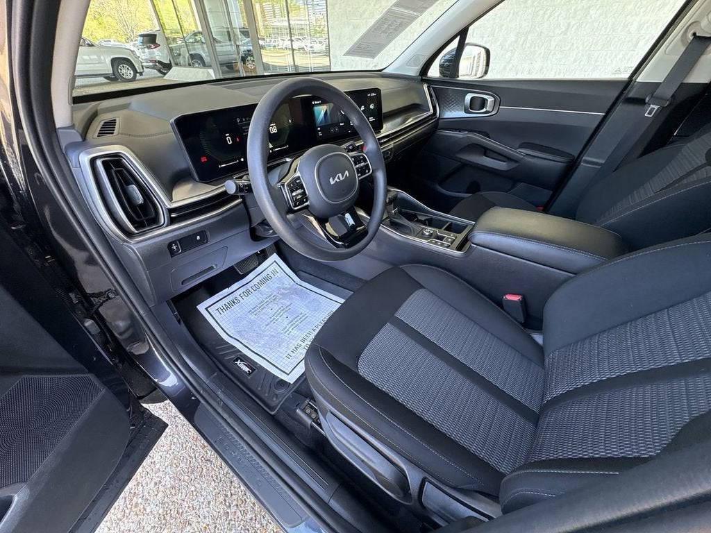 2025 Kia Sorento LX