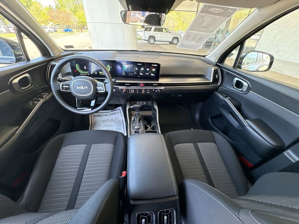 2025 Kia Sorento LX