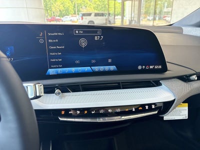 2025 Cadillac OPTIQ Luxury 2