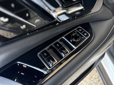2025 Cadillac OPTIQ Luxury 2