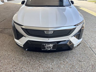 2025 Cadillac OPTIQ Luxury 2