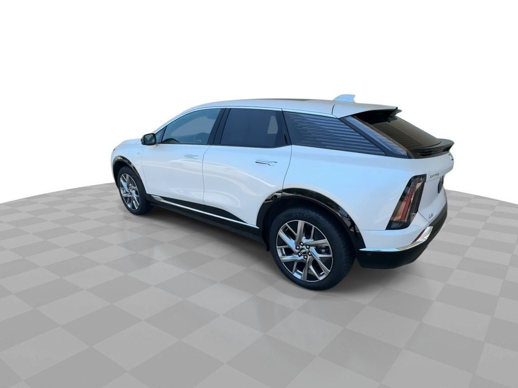 2025 Cadillac OPTIQ Luxury 2