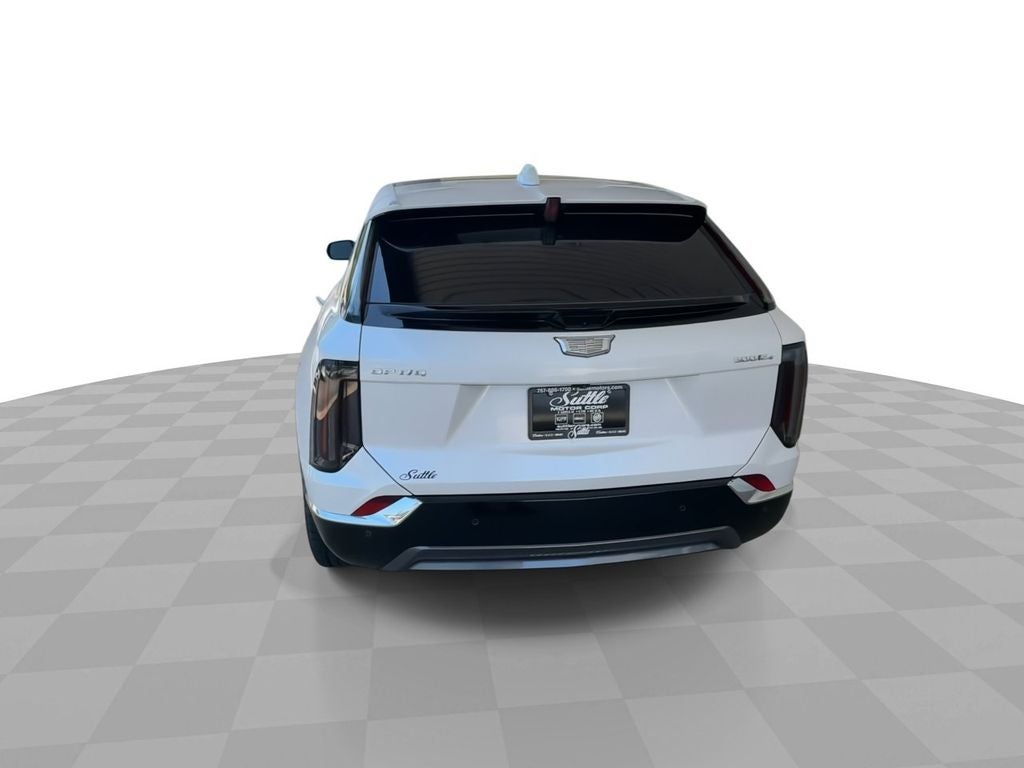 2025 Cadillac OPTIQ Luxury 2